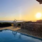 Paros Afrodite Luxury 빌라 Alikí